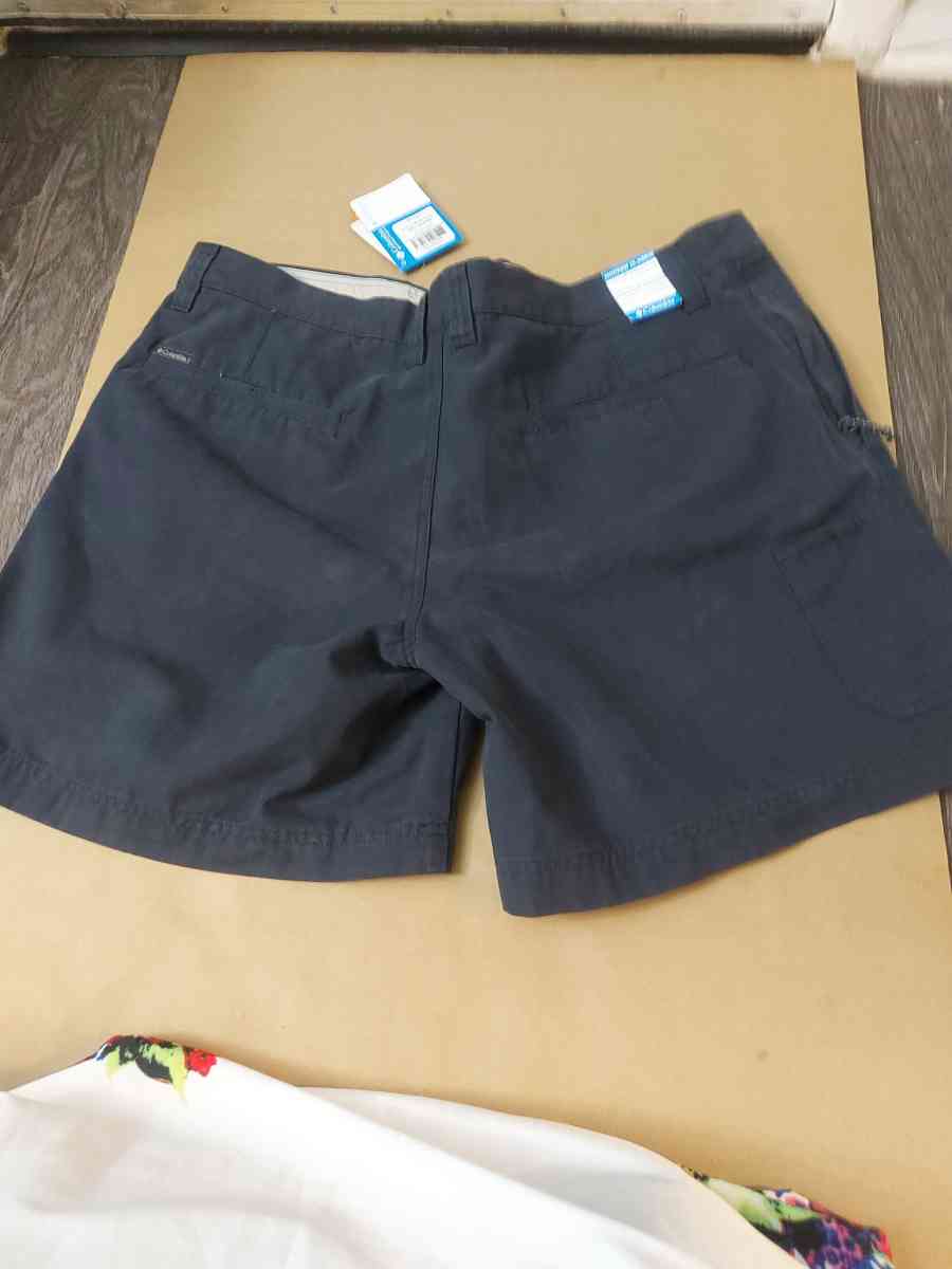 NWT Columbia Omni Shade Shorts NWT Size 42