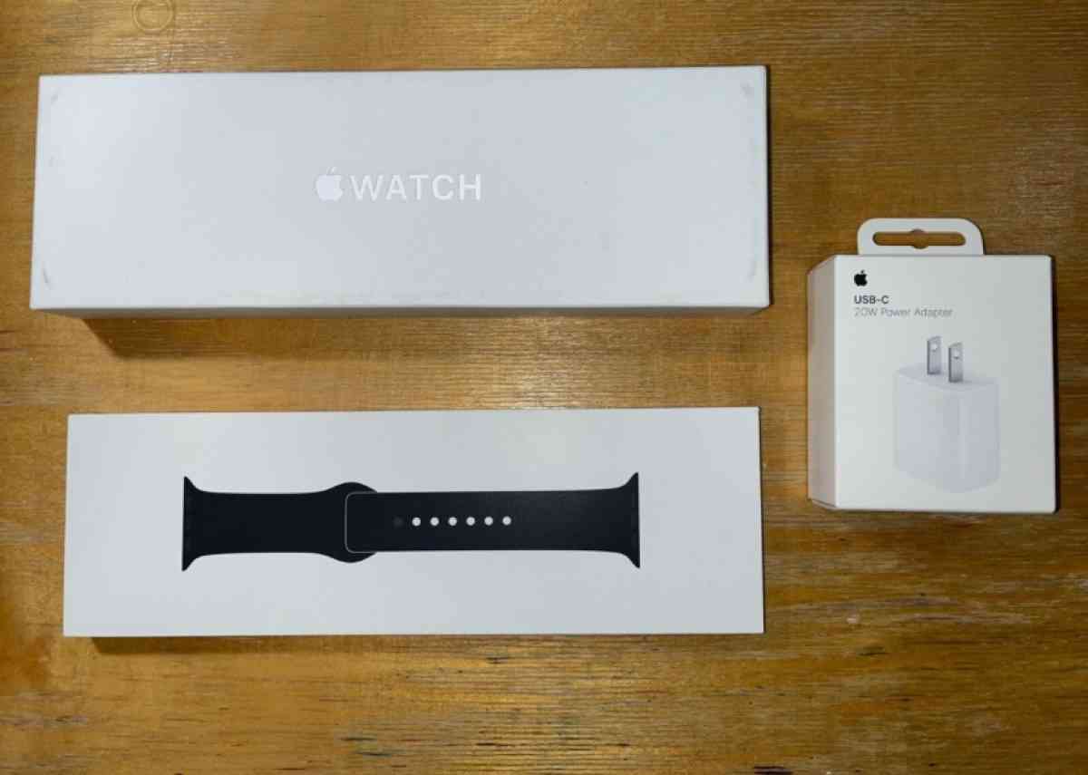 Siri 10 Apple Watch with charger and port