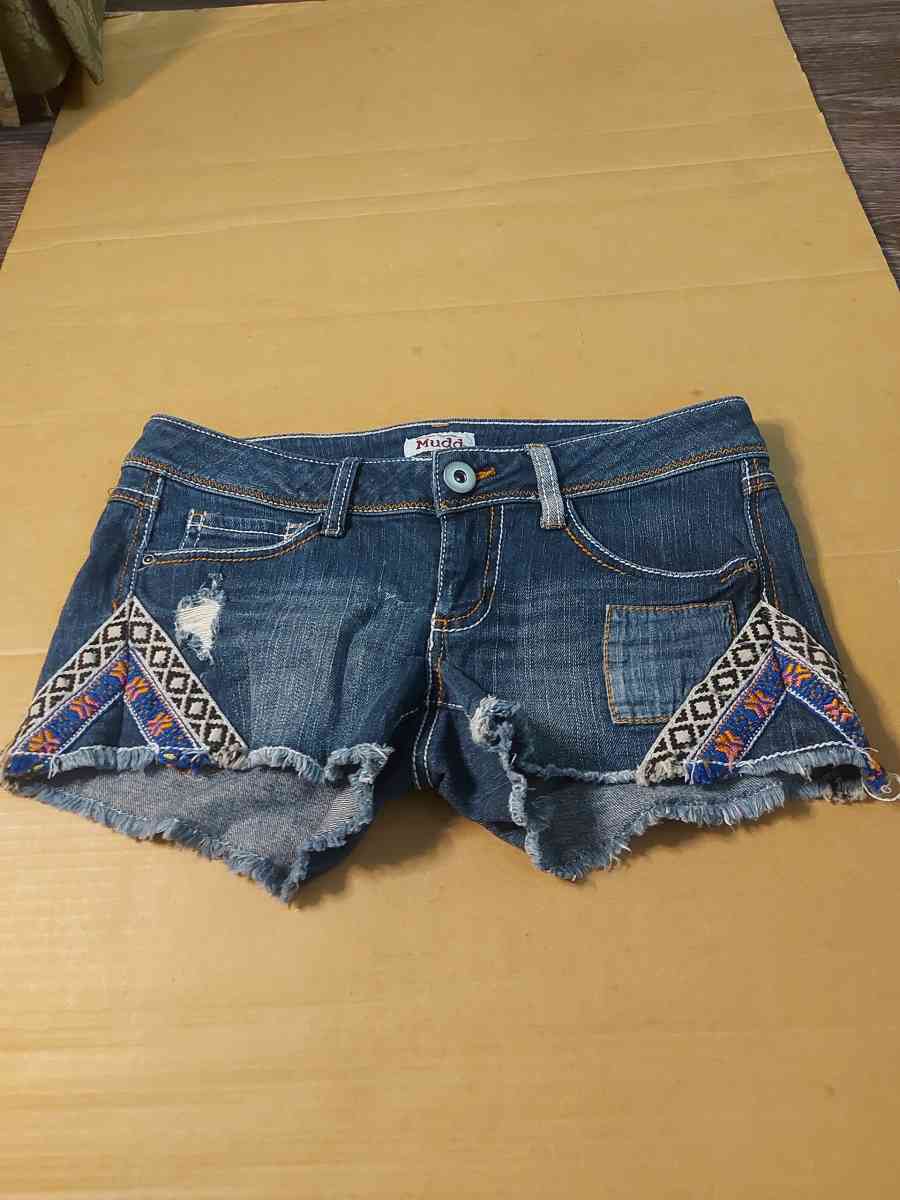 Mudd Jeans Aztec Distressed  Denim Shorts Size 3