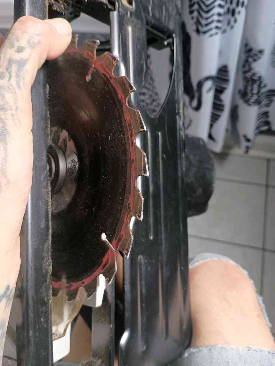 DRILL MASTER 10 Amp 714 in Circular Saw