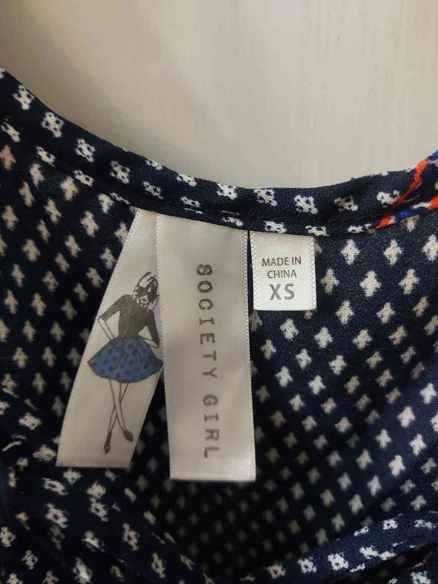 Society Girl Cold Shoulder Front Tie Top Size XS Paisley Pri