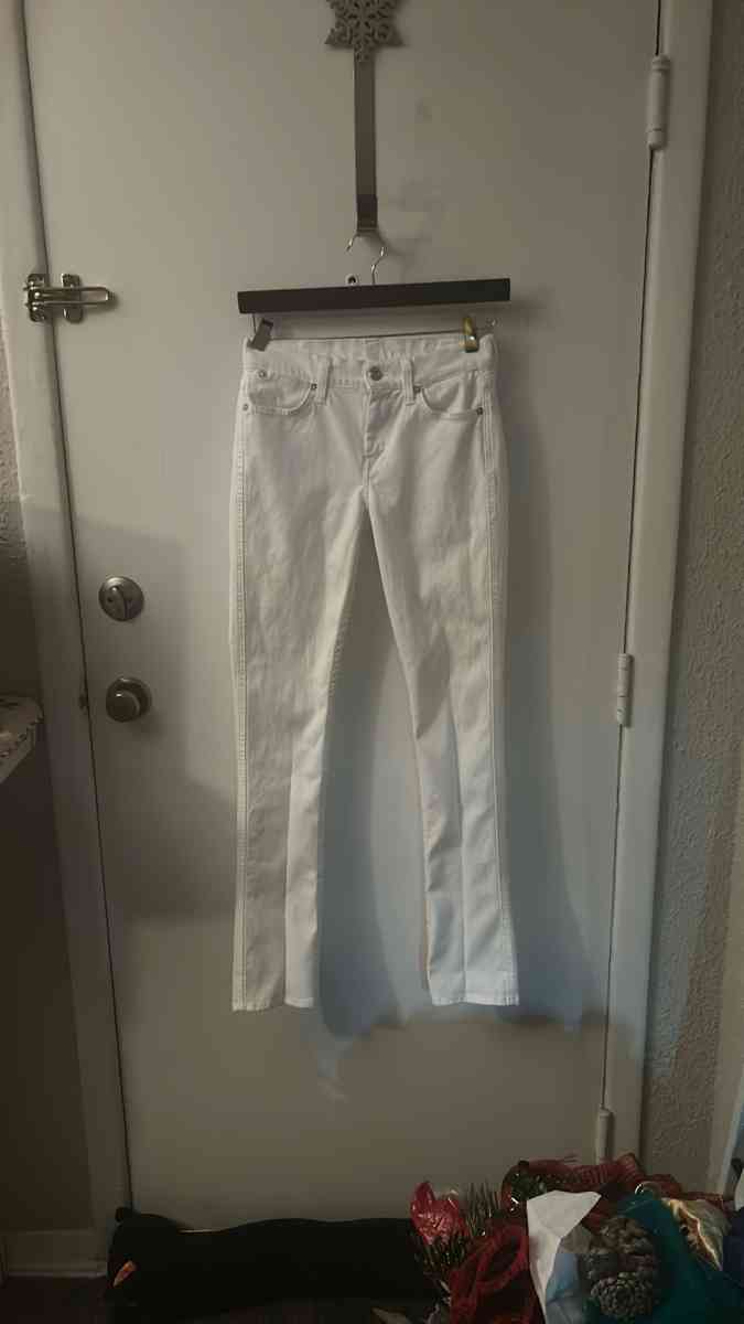 7FAM 7 For All Mankind White Jeans Size 24