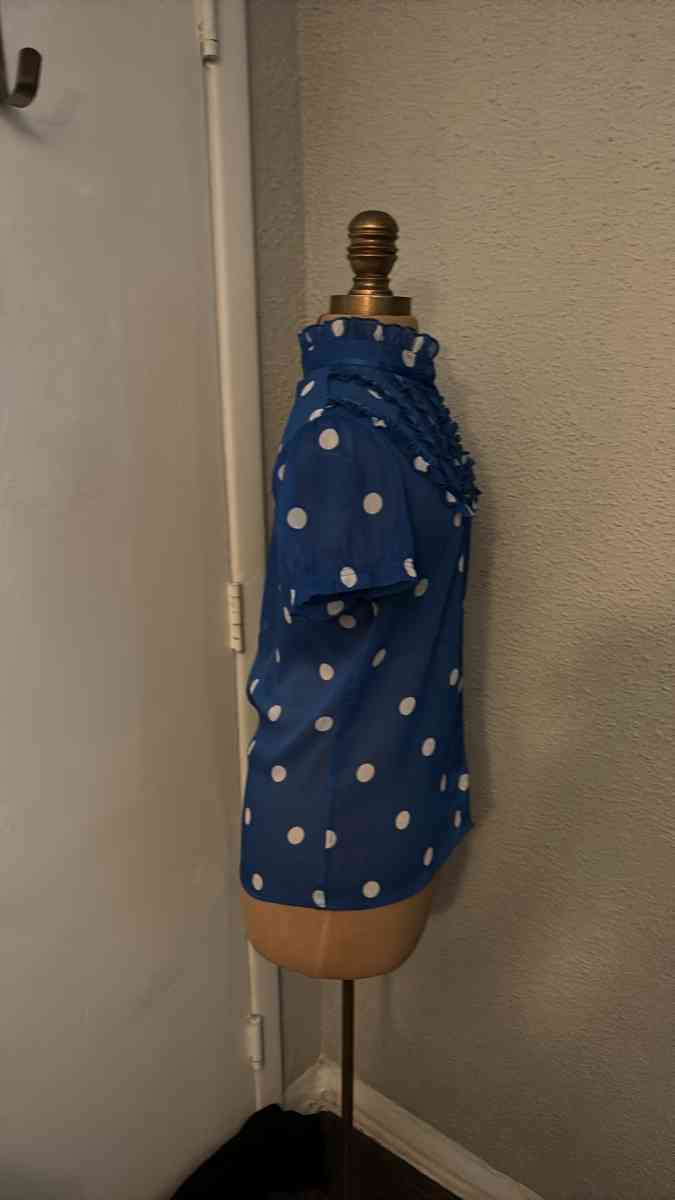 HM Dividco Short sleeve Ruffled Polka Dot top Size 4 BlueWhi
