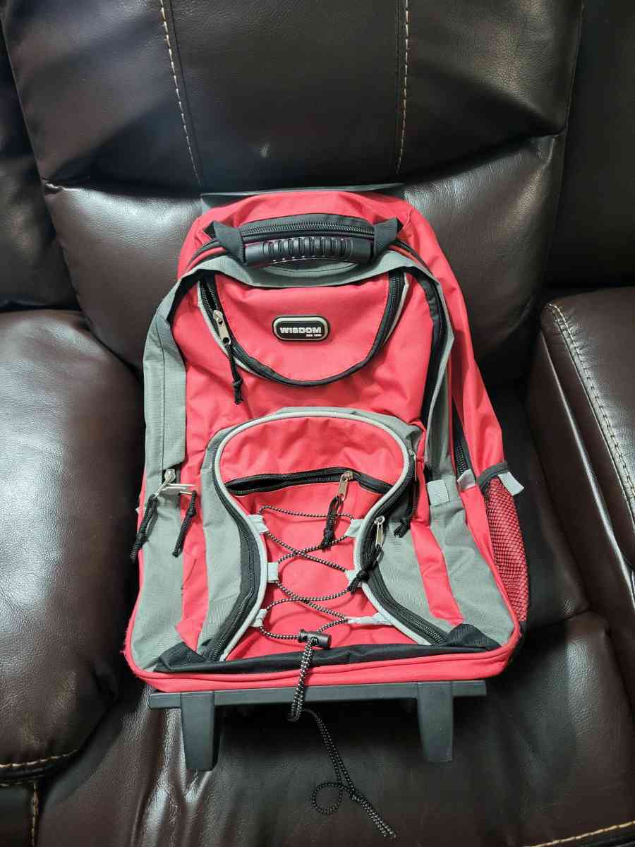 5 Mens Brand New Short Sleeve Shirts with a bonus backpack