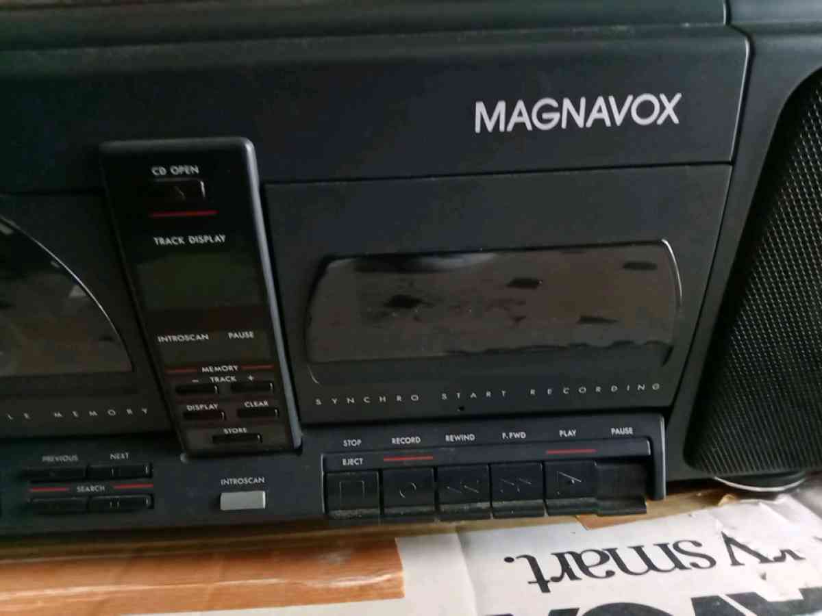 NEW IN BOX BOOMBOX AMFM RADIO CD RECORDER AZ8100