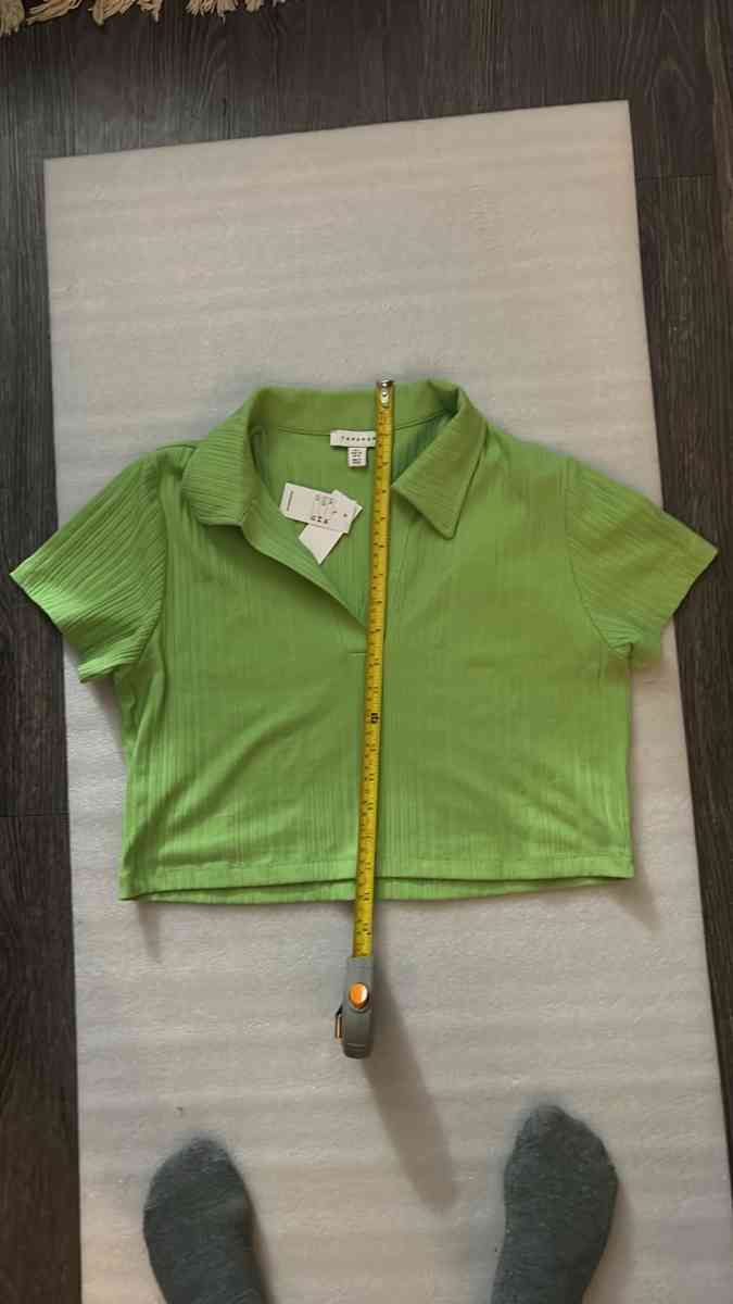 Topshop Bright Green Ribbed V Neck Crop Top Size 12 Spring S