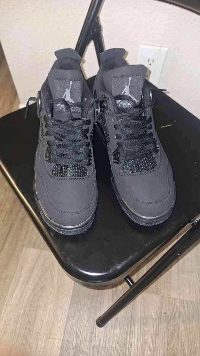 Air Jordan 4 box