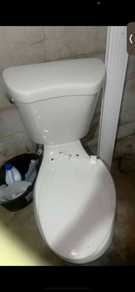 brand new never used glacerbay toilet