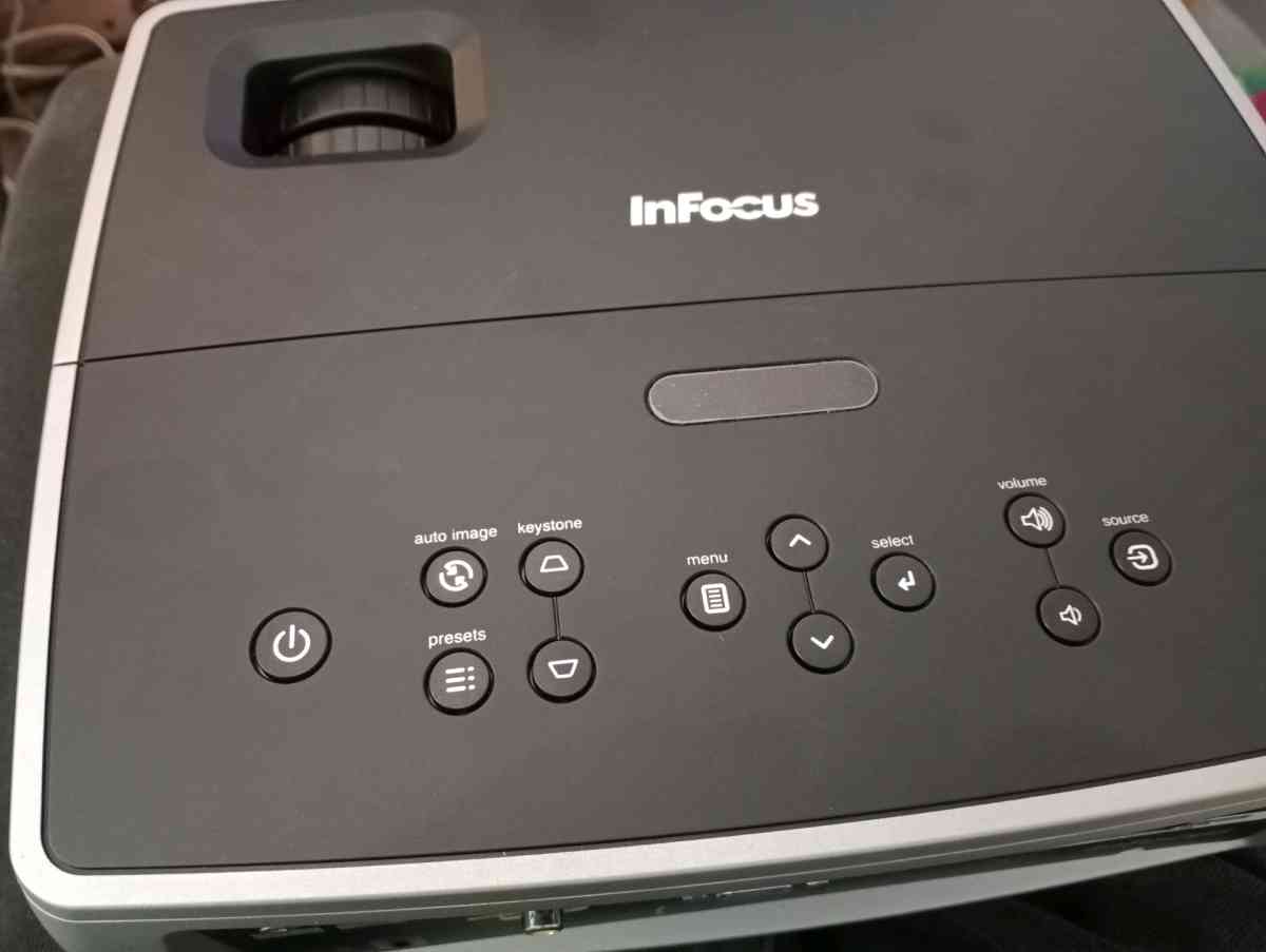 InFocus IN2102 Projector With Remote