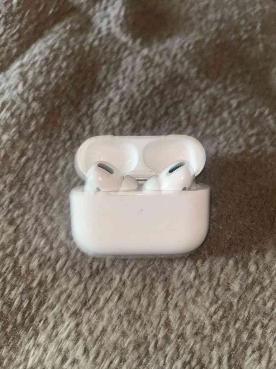 Pair of Used Apple AirPods Gen 2