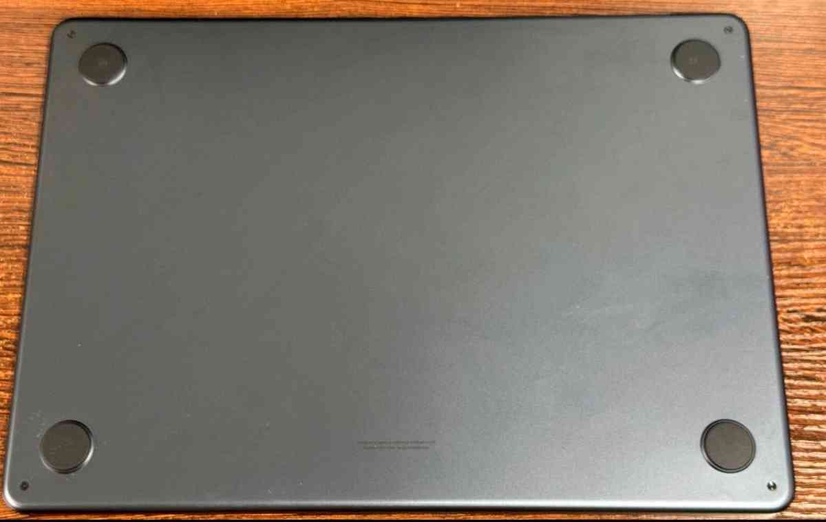 Macbook Air 13 M3 Excellent condition