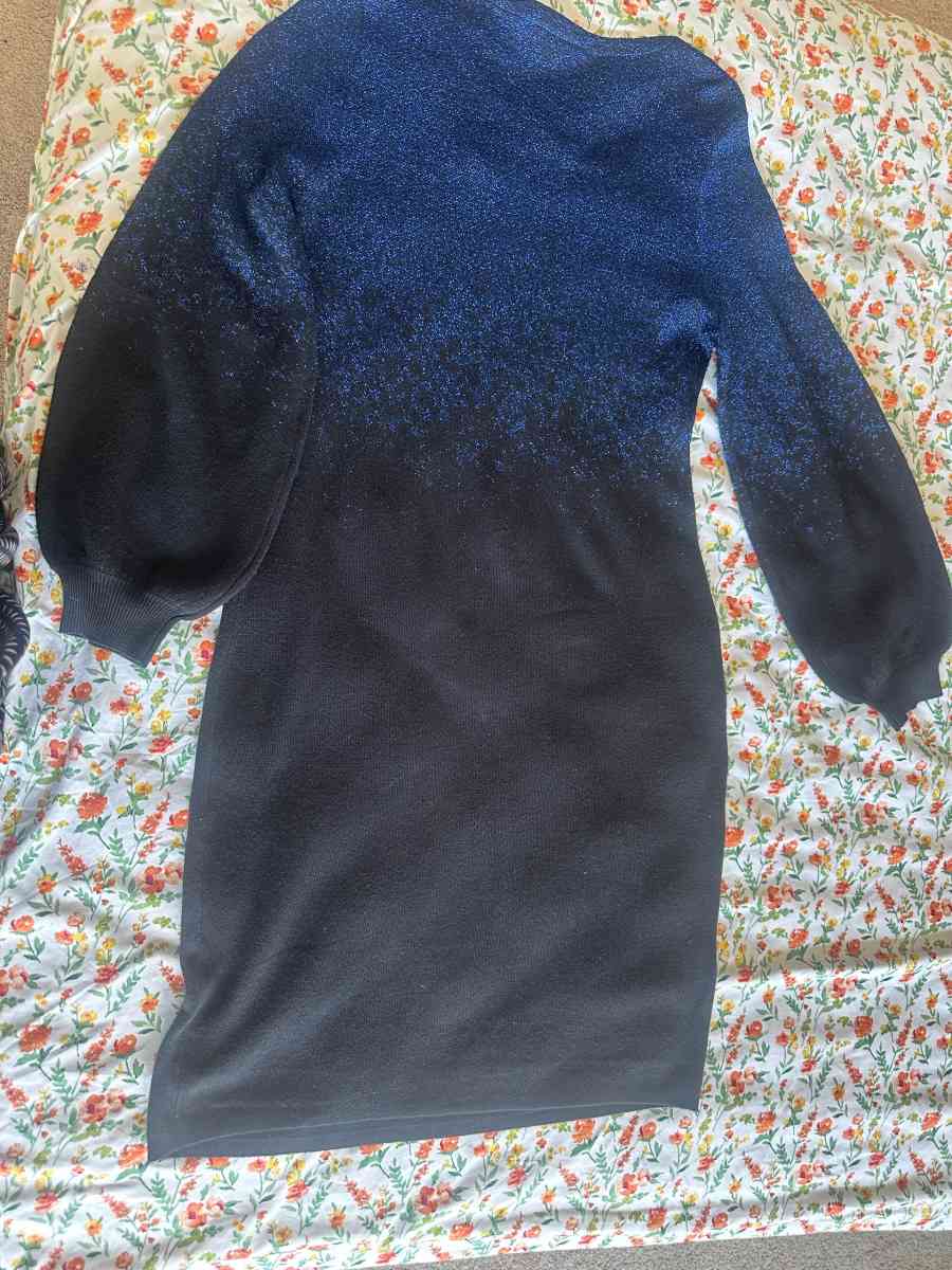 long balloon sleeve sweater dress with two color combination