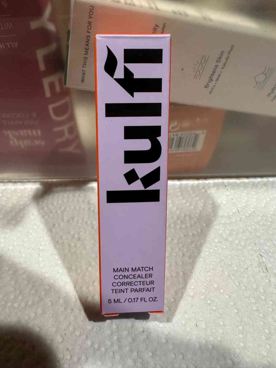 Kulfi Main Match Concealer in Ice Ice Berry