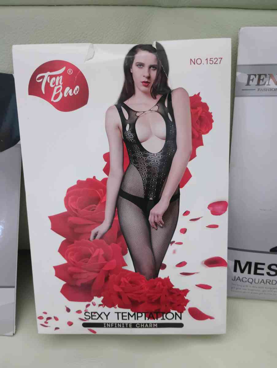 Set of pantyhosefishnet tights