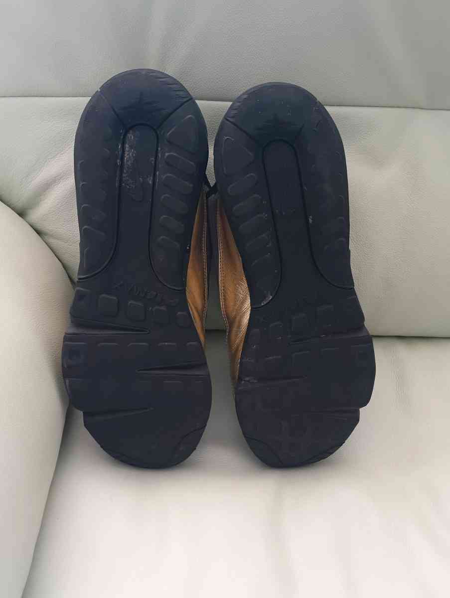 Nike Air Max 2090 Black Metallic Gold size 125 for men