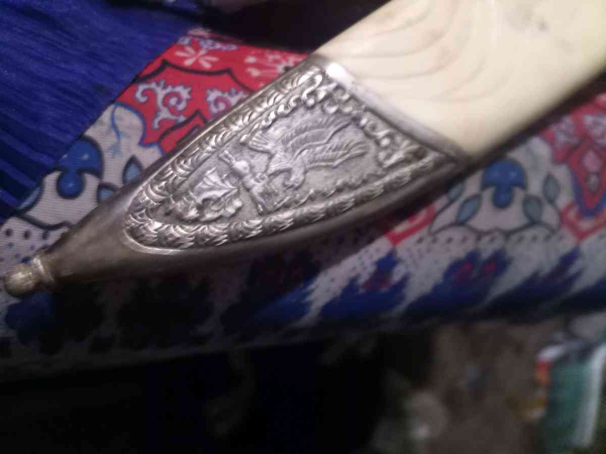 knife with 9in blade