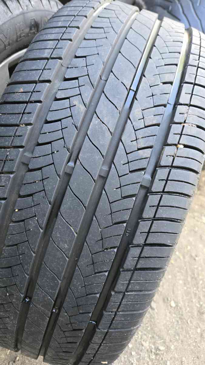 20 inch AZARA RIMS and tires