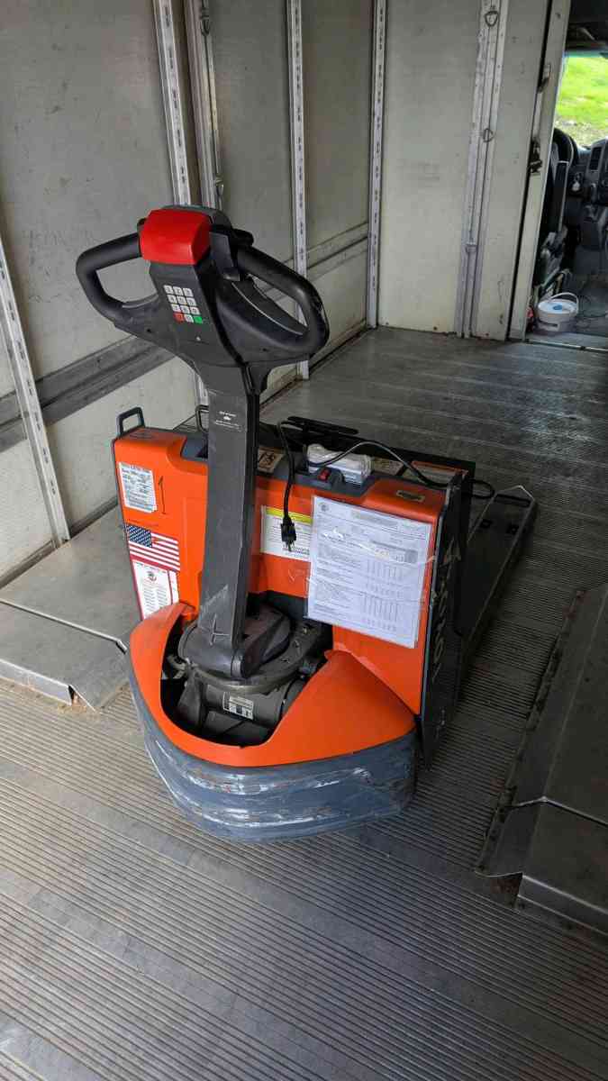 Electric Toyota Pallet Jack