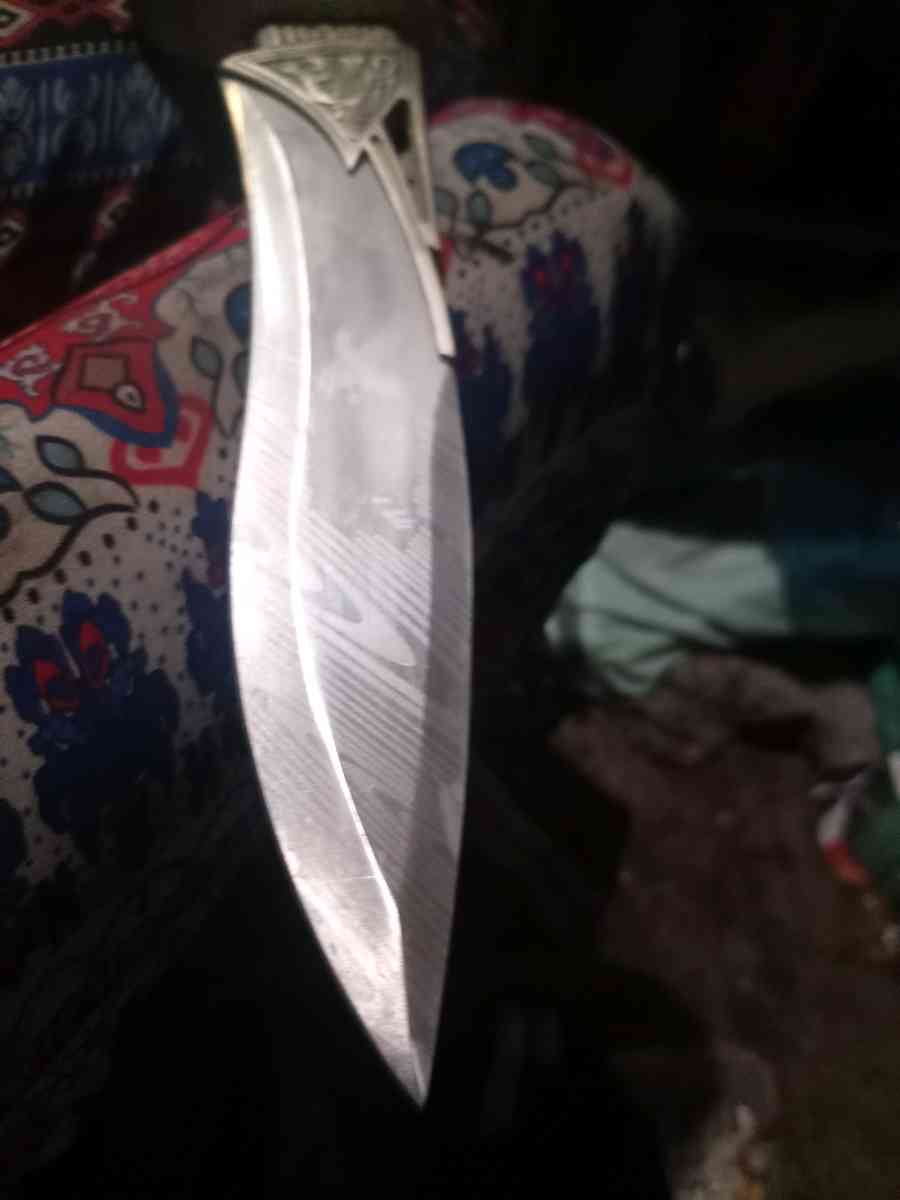 knife with 9in blade