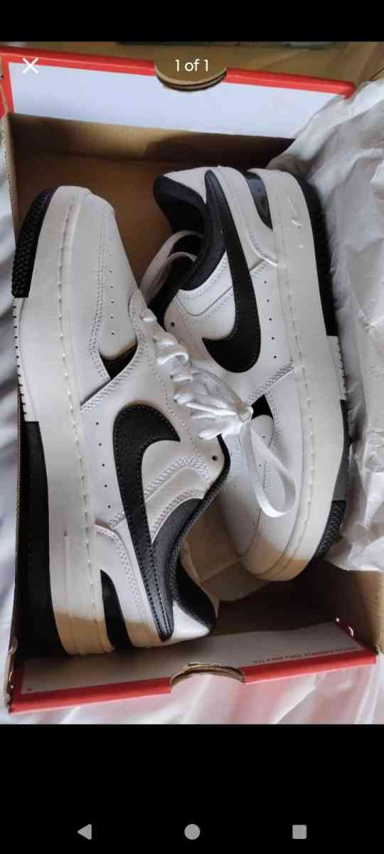 BRAND NEW NAME BRAND Nike