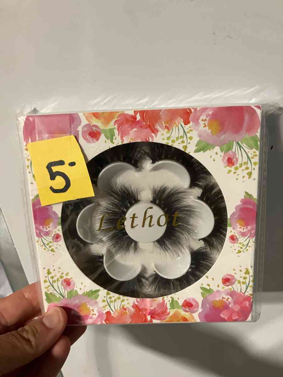 unopened fake eye lashes