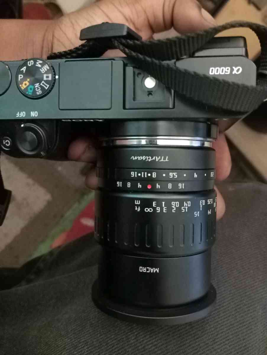 Sony Alpha a6000 Body  Lens