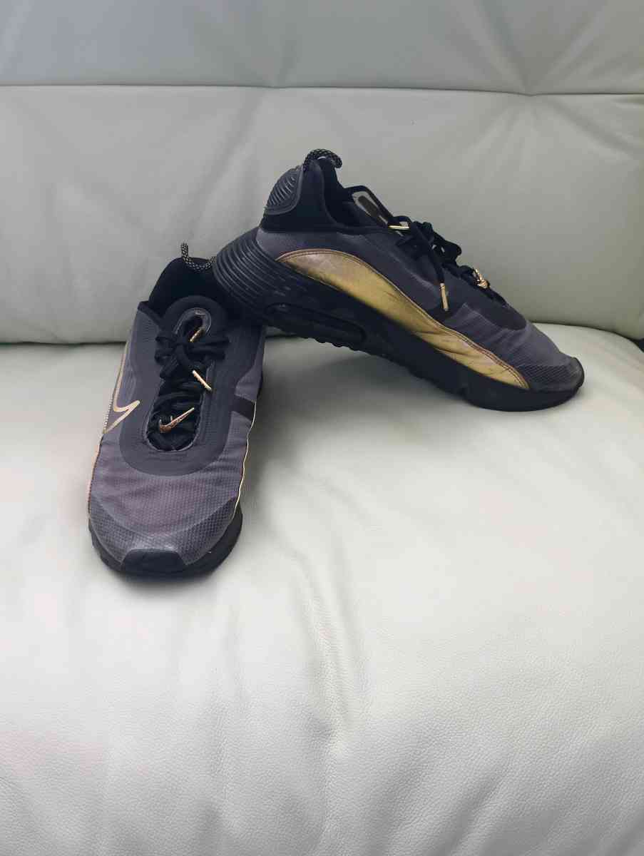 Nike Air Max 2090 Black Metallic Gold size 125 for men