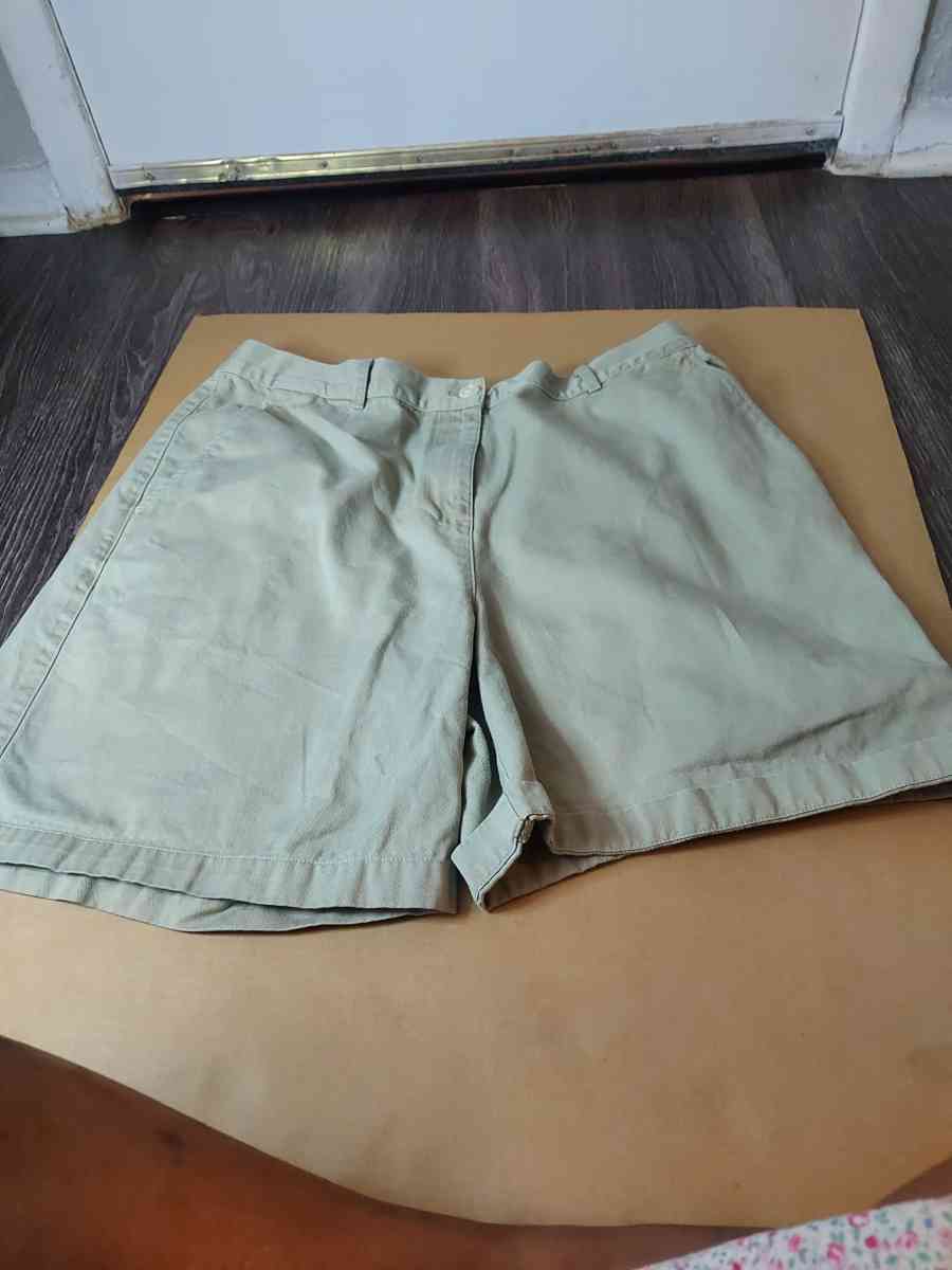 Lauren Ralph Lauren Khaki Chino Shorts Size 14W School Summe