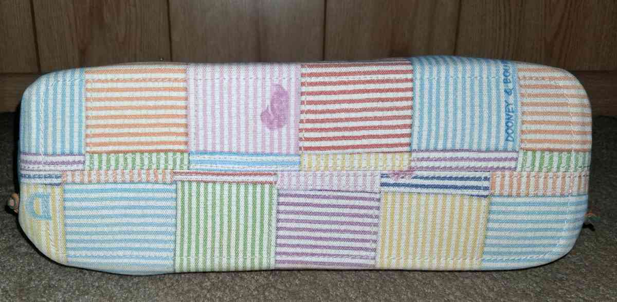 DOONEY AND BOURKE RARE PLAID SHOULDER BAG