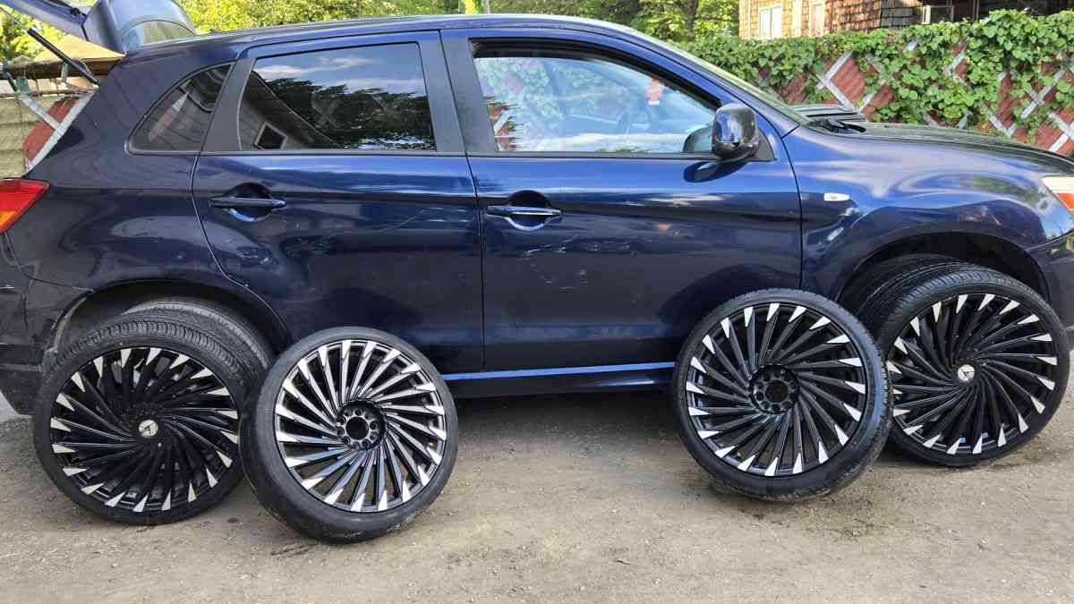 20 inch AZARA RIMS and tires