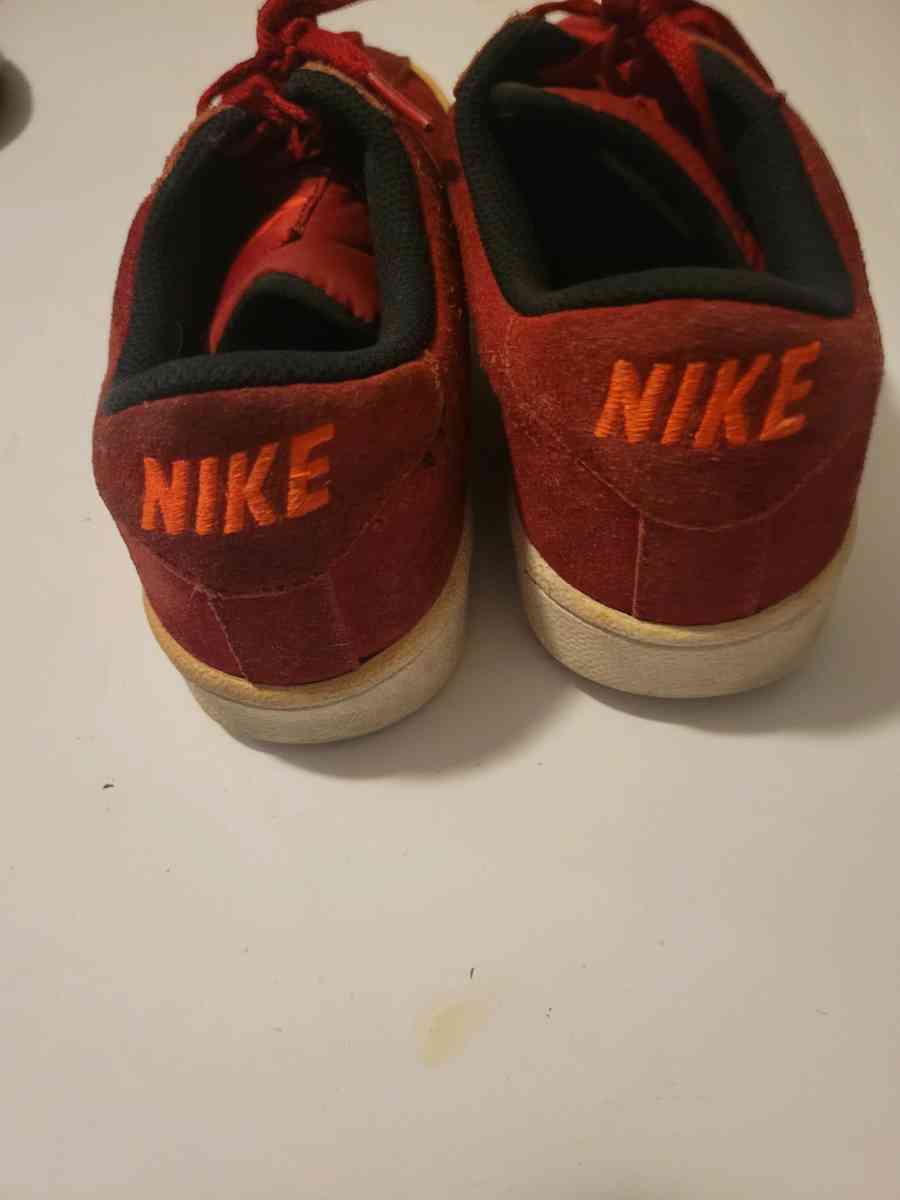 Size5Y Niki red seude sneakers