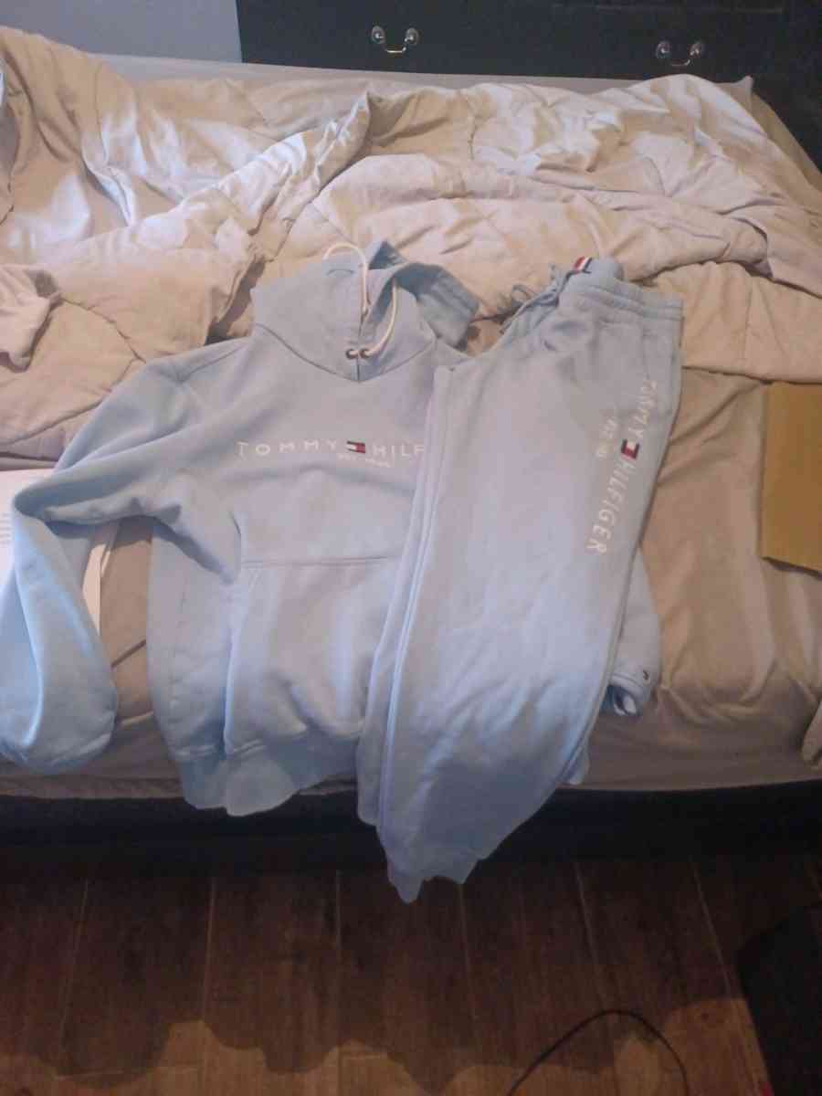 Tommy Hilfiger SweatSuit