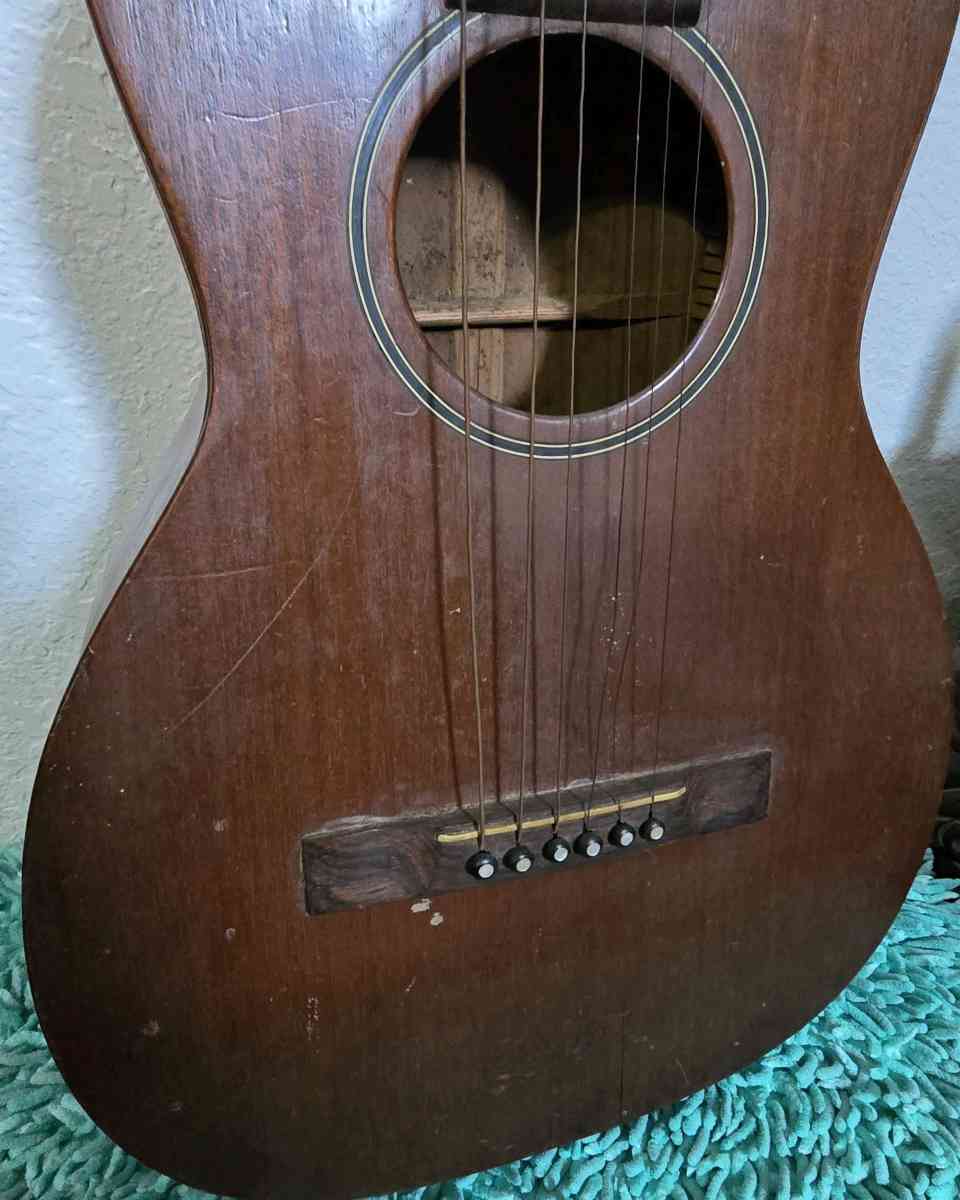 Acoustic Guitar  Vintage