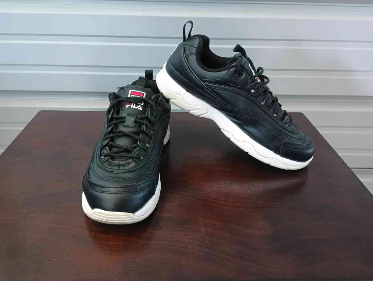 FILA Shoes Womens Sneaker size 8 Low Top Leather Lace Up Ath