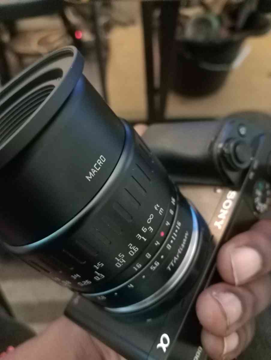 Sony Alpha a6000 Body  Lens