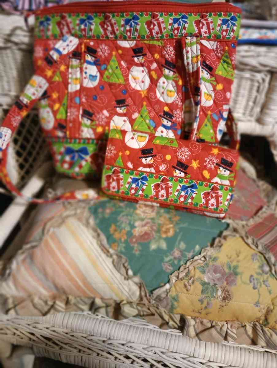 Fun holiday purse with matching wallet