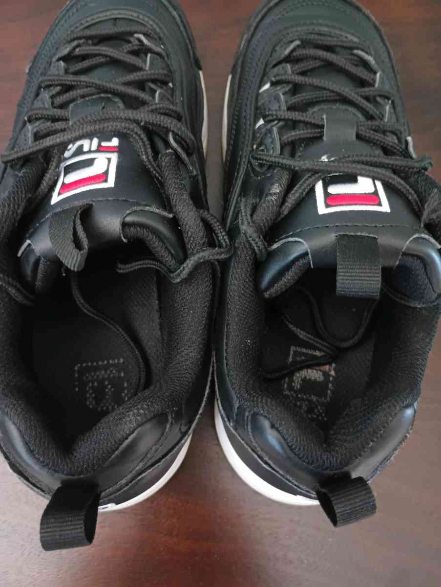 FILA Shoes Womens Sneaker size 8 Low Top Leather Lace Up Ath