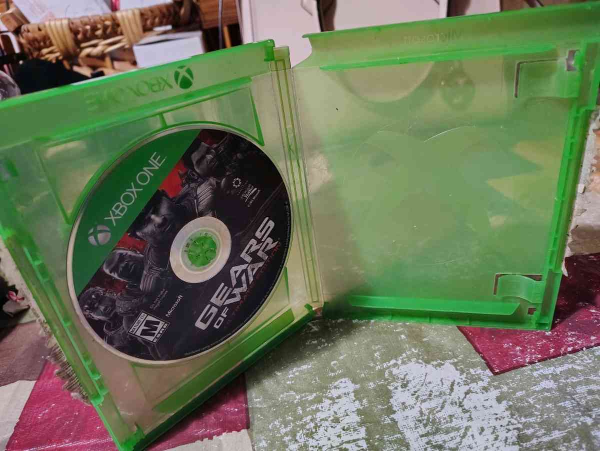 Gears of War Ultimate Edition nocoverdamaged caseaspictured