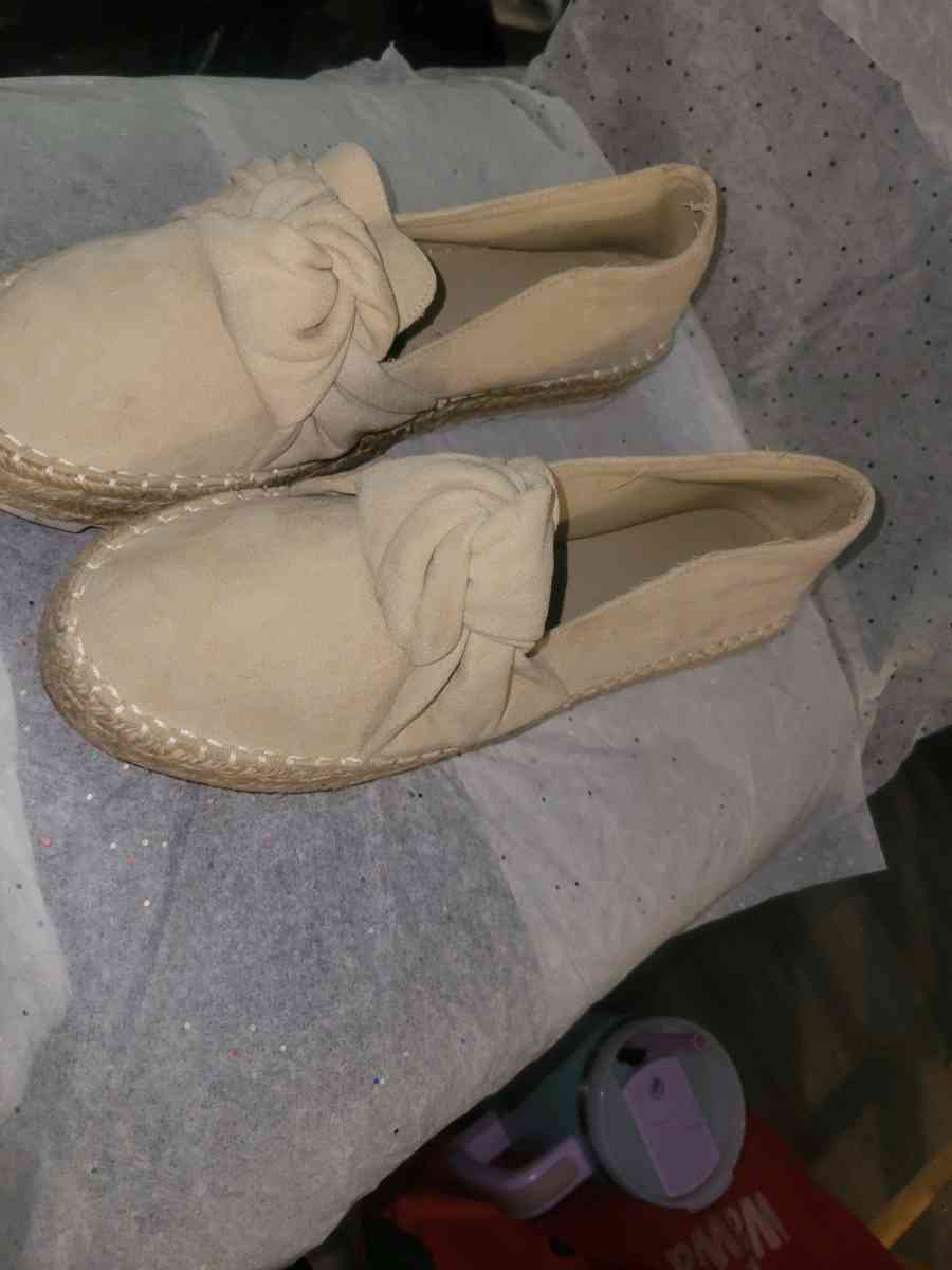 Beige  Ripple sole shoe