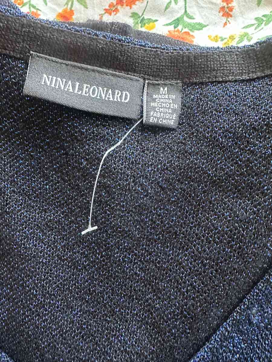 long balloon sleeve sweater dress with two color combination