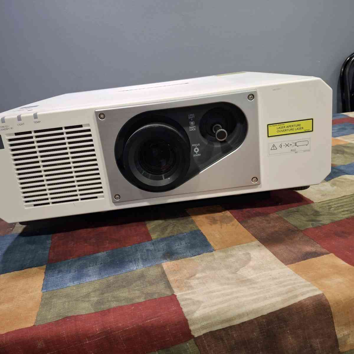 panasonic projector