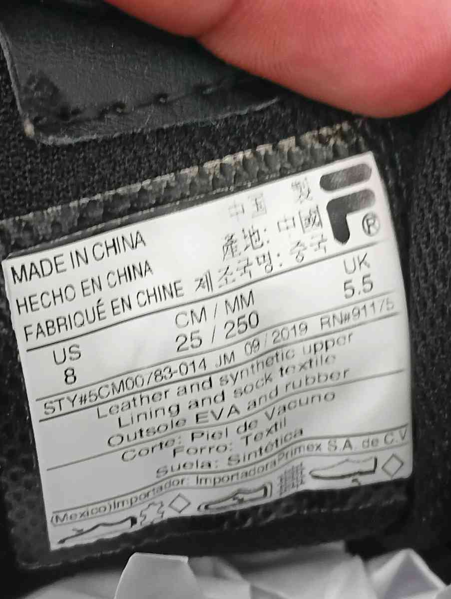 FILA Shoes Womens Sneaker size 8 Low Top Leather Lace Up Ath