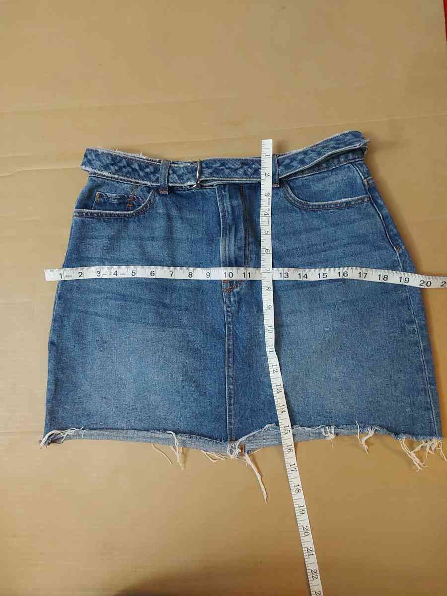 Sneak Peek Belted Raw Hem Denim Skirt Size M