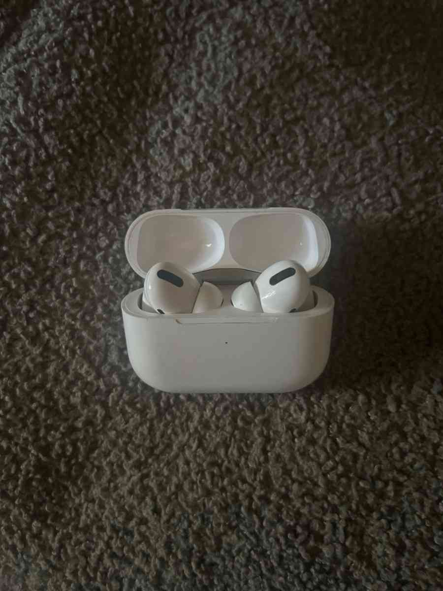Pair of Used Apple AirPods Gen 2