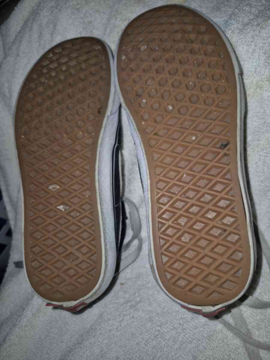 vans size 6 womens shoes  like new