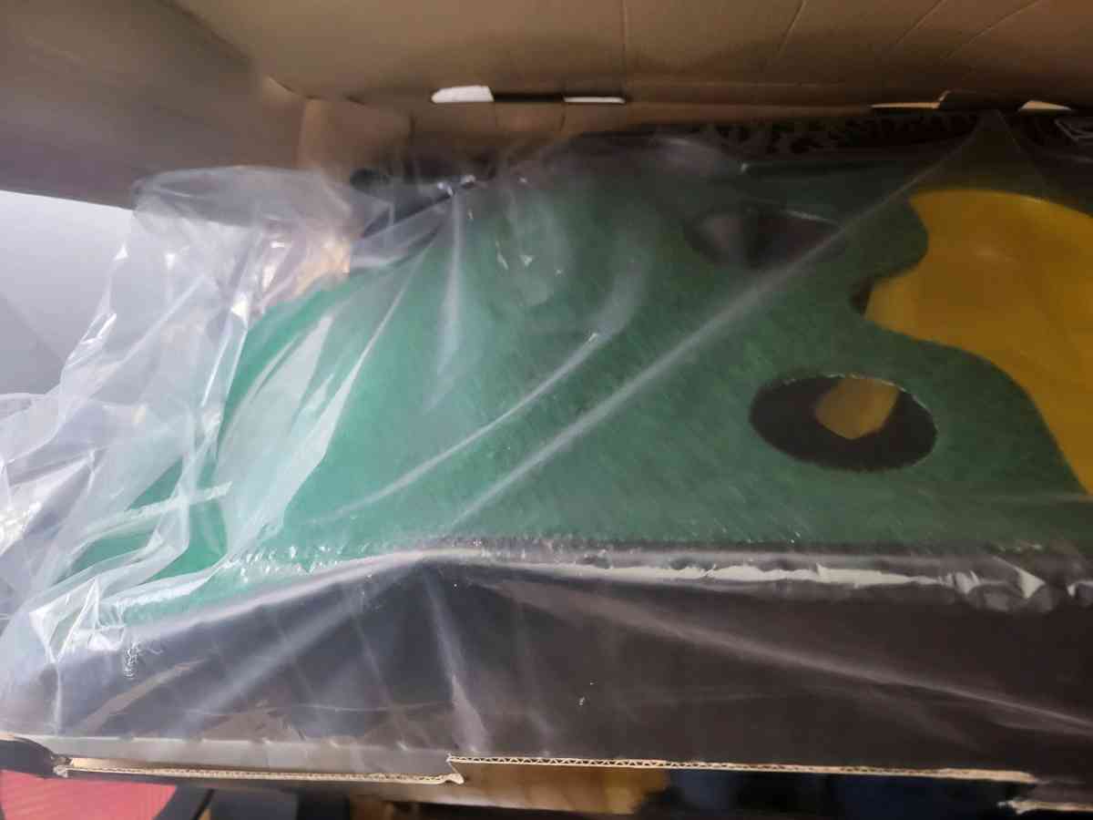 New Open Box 9FT PGA Putting System