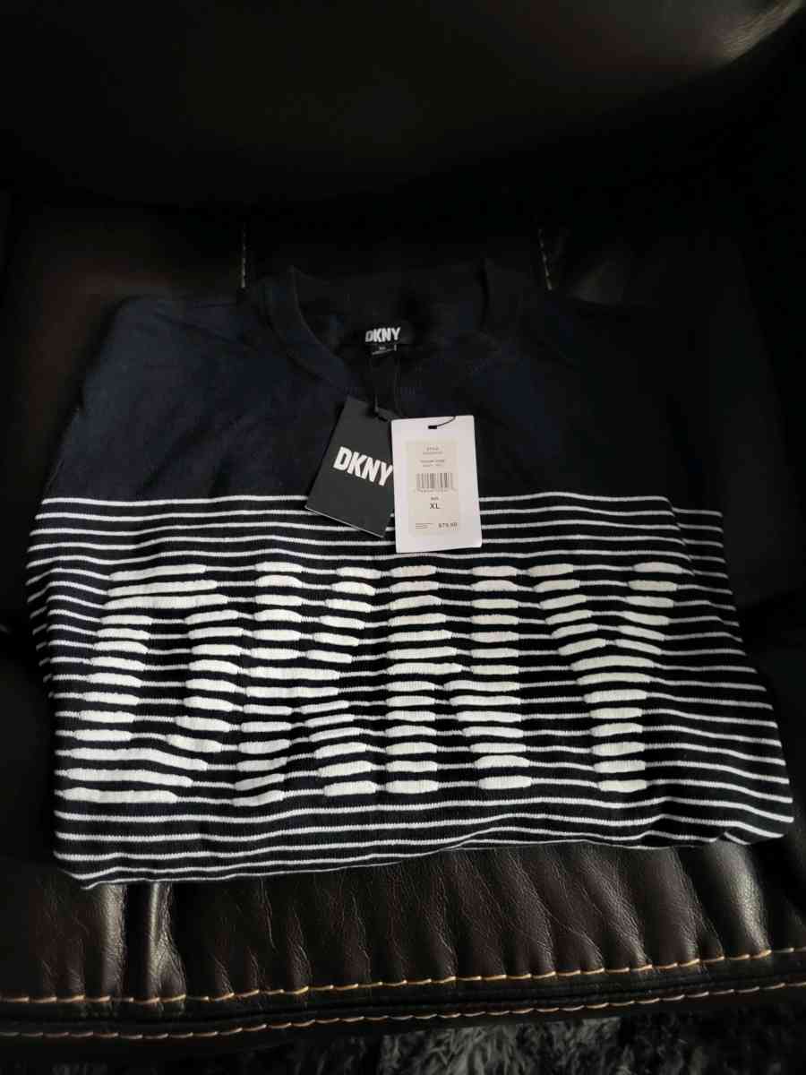 Lightweight XL DKNY Summer Sweater