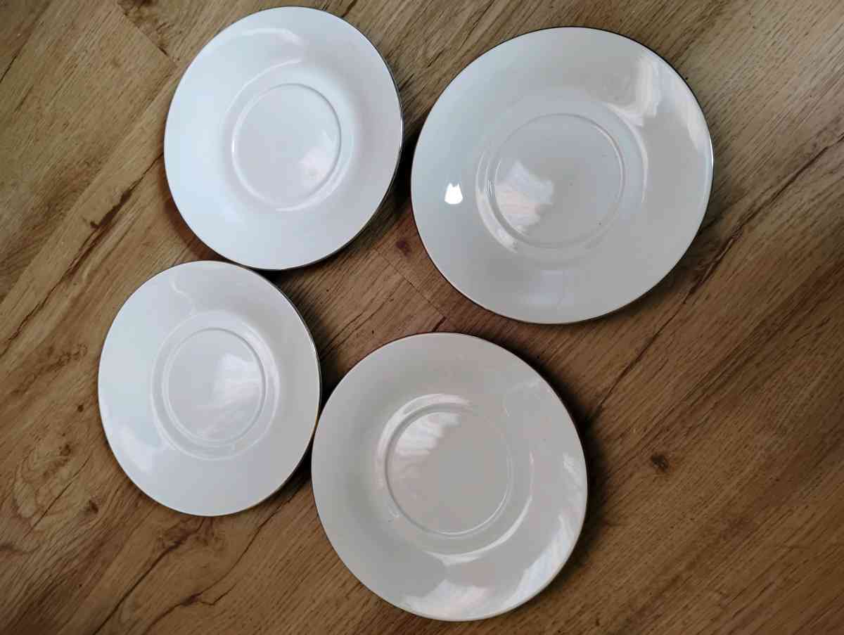 Decorative Christmas dishes