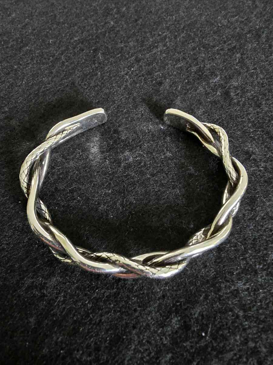 925 Sterling Silver Cross Twist Bracelet