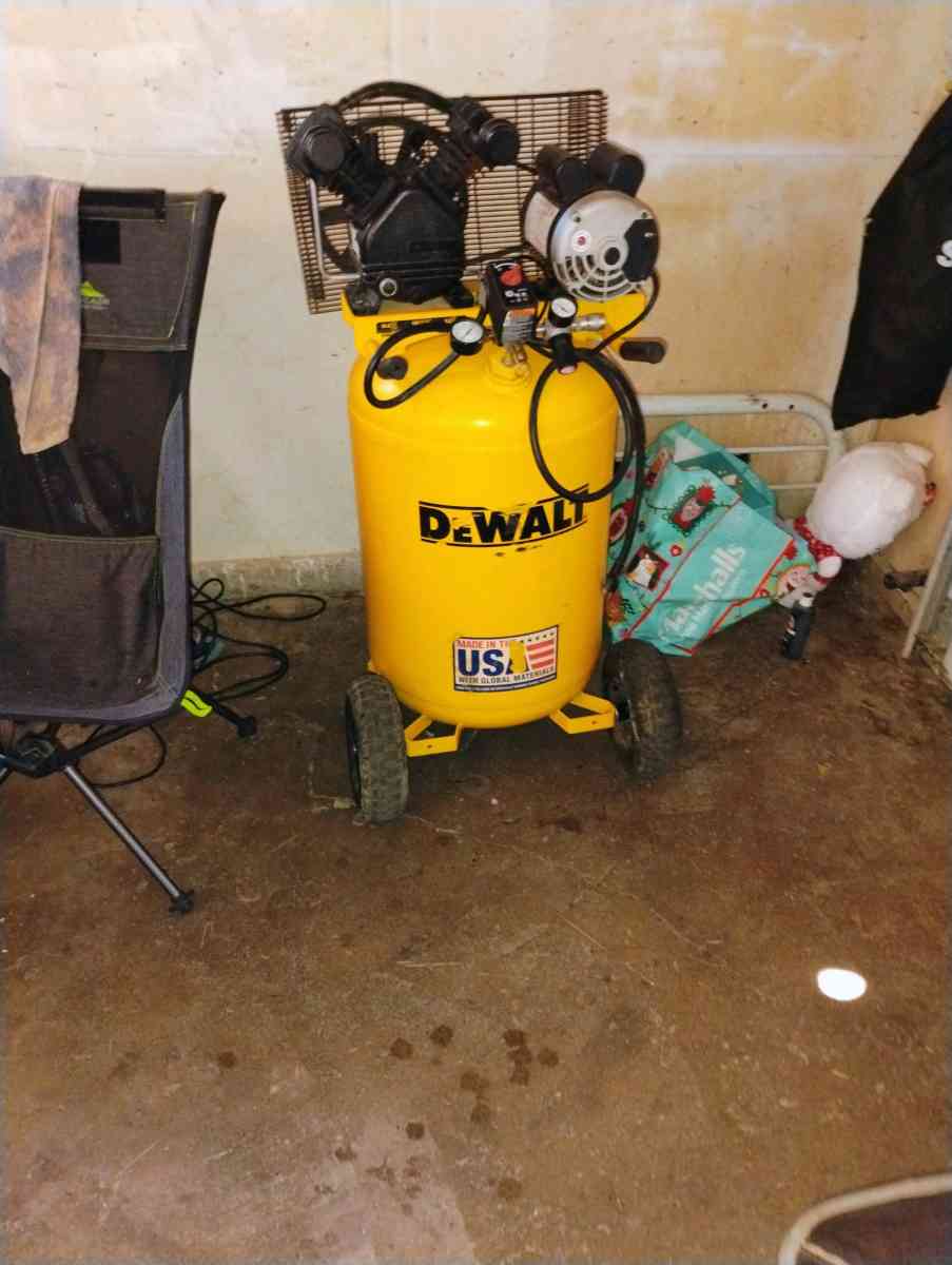 DEWALT AIR COMPRESSOR